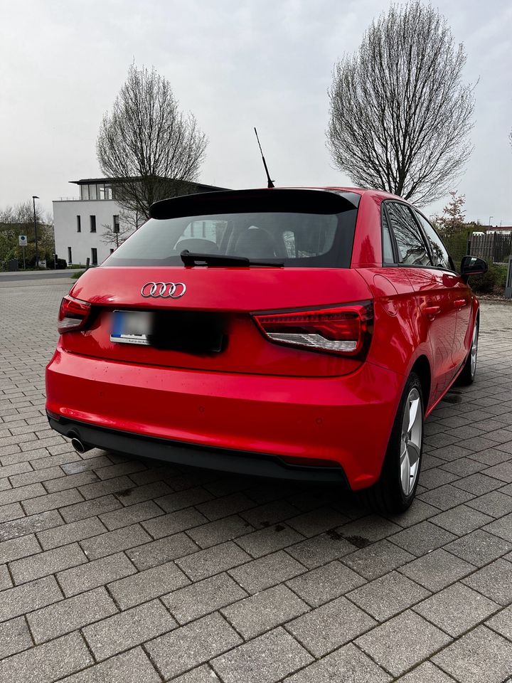 Audi A1 Sportback 1.6 TDI aus 2. Hand Top-Zustand in Gießen