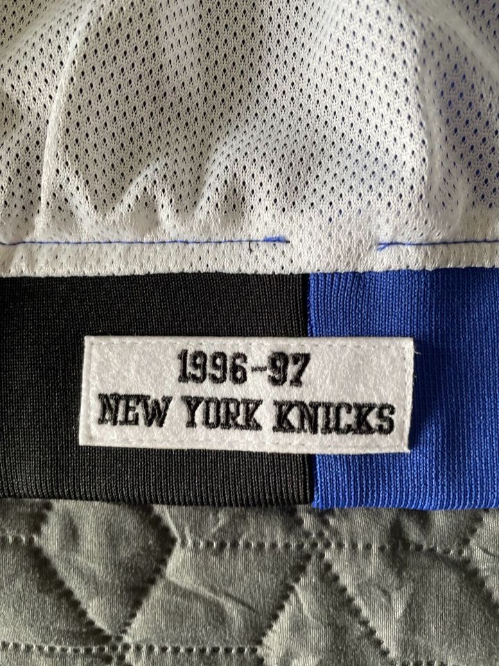 New York Knicks 96-97 NBA Authentic Warm Up Jacket Mtchell&Ness in Prüm