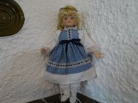 Porzellanpuppe, handgefertigt, 30 cm,  groß, ca. 35 Jahre alt Bayern - Fürstenzell Vorschau