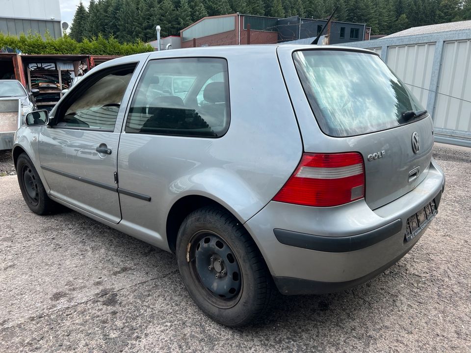 Schlachtfest Teileträger VW Golf IV 1,9TDI AXR LD7V Ersatzteile in Wilnsdorf