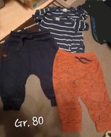 2 Hosen 2 bodys 80 Jungs Dino blau braun kurzarmbody Jogginghose Hude (Oldenburg) - Nordenholz Vorschau