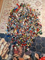 Lego viele verschiedene Figuren alle zusammen 30€ Düsseldorf - Benrath Vorschau