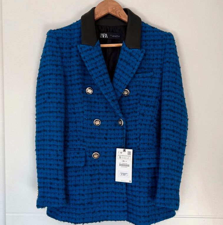 Zara blauer Blazer Strukturmuster Kunstlederdetails Jacke Gr. S in Wistedt