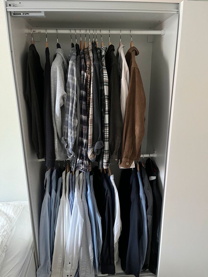 IKEA-Kleiderschrank mit Schiebetür in Zeven