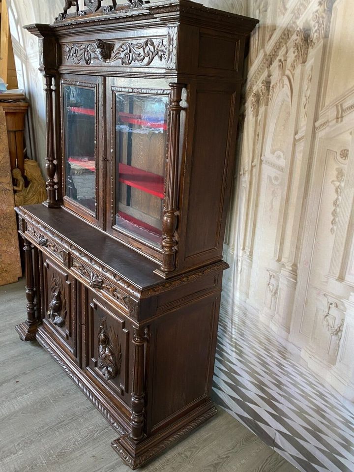 ANTIKES BUFFET FRANKREICH UM 1880 EICHE PRUNKSCHNITZWERK SCHRANK MIT VITRINE - Versand möglich 99 Euro - Wir sind für Sie da lokal in 86830 Schwabmünchen oder online ARTHOME24 in Schwabmünchen