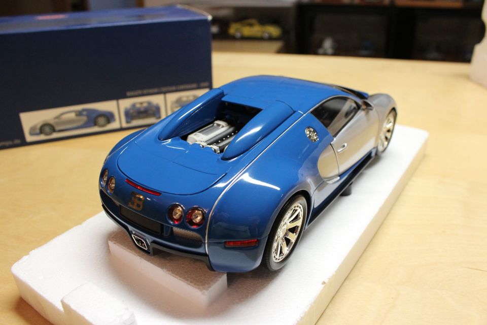 Modellauto 1:18 Bugatti Veyron L'EDITION Centenaire v. Minichamps in Titz