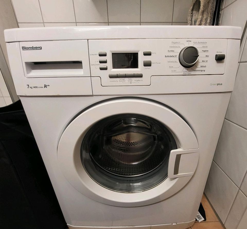 Waschmaschine Blomberg, gebraucht, leichter Defekt in Hamburg