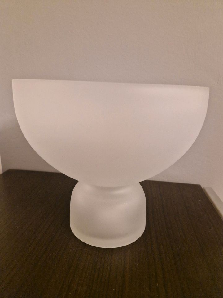 NEU❤️ Schale Vase Bowl mit Fuß Milchglas Glas Scandi Nordic edel in Aschaffenburg