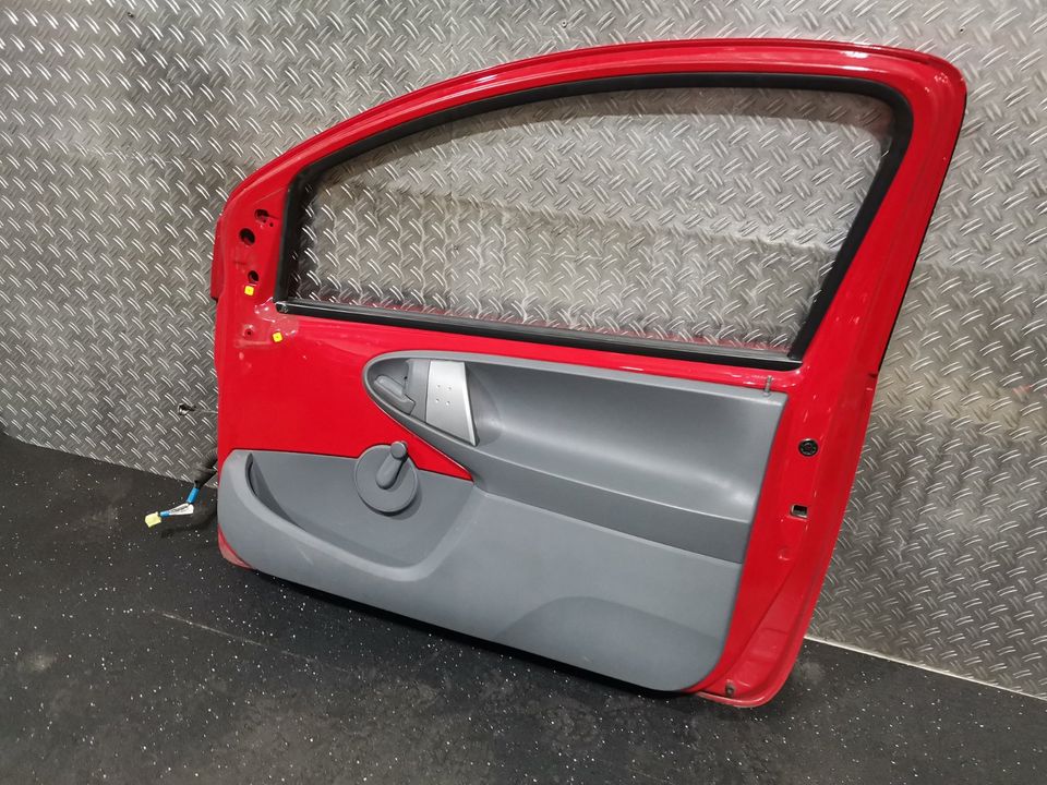 Peugeot 107 Citroen C1 Toyota Aygo Beifahrertür Tür rechts Rot in  Nordrhein-Westfalen - Gelsenkirchen | Ersatz- & Reparaturteile | eBay  Kleinanzeigen ist jetzt Kleinanzeigen