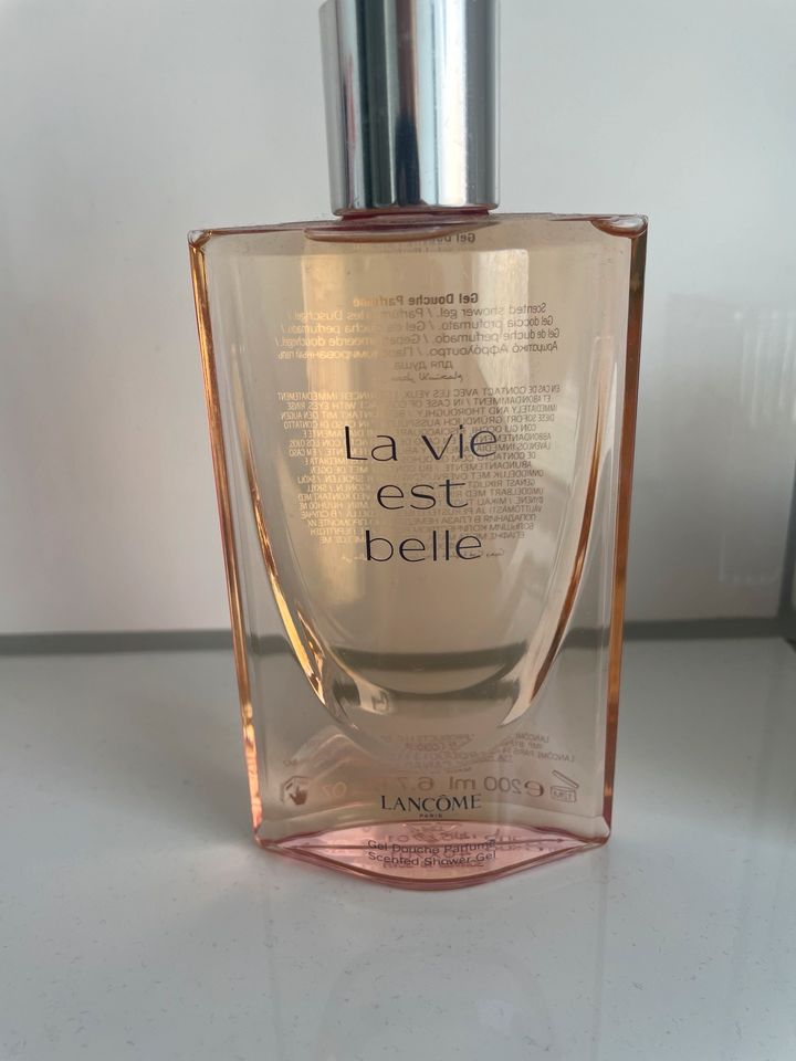 La vie est  belle Duschgel 200 ml in Aldenhoven