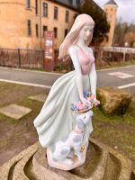 Figur Skulptur Porzellan Vintage Mädchen Blumen Hund Nordrhein-Westfalen - Datteln Vorschau