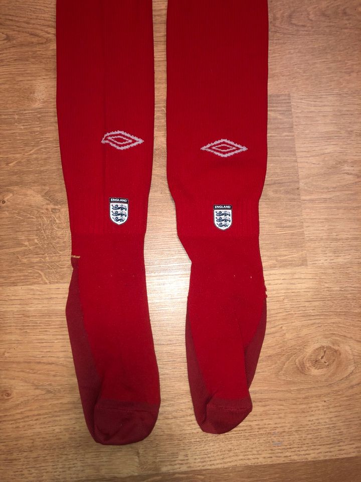 England Away Socks 2006 Umbro Adults Red in Lichtenberg/Erzgebirge