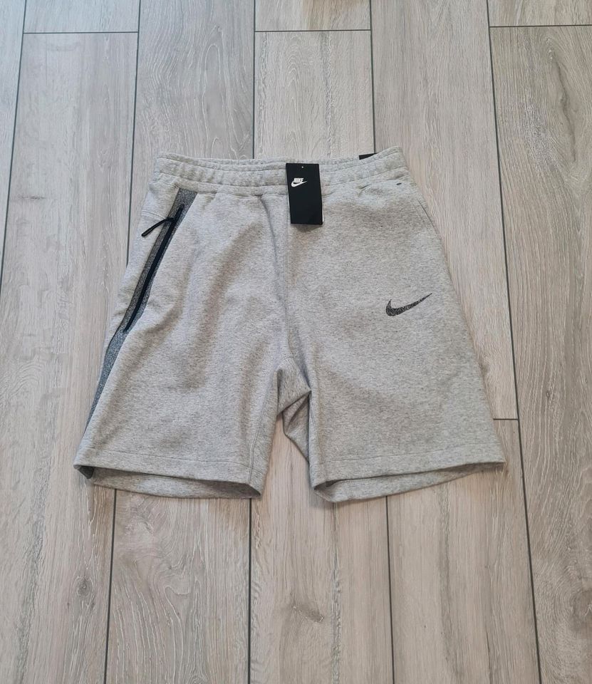 **NEU**|Nike Tech Fleece Shorts |Grey |Gr.M in Frechen