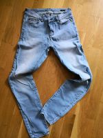 ZERO Gr. 34/30 hellblau, Skinny fit, super Zustand Frankfurt am Main - Gallusviertel Vorschau