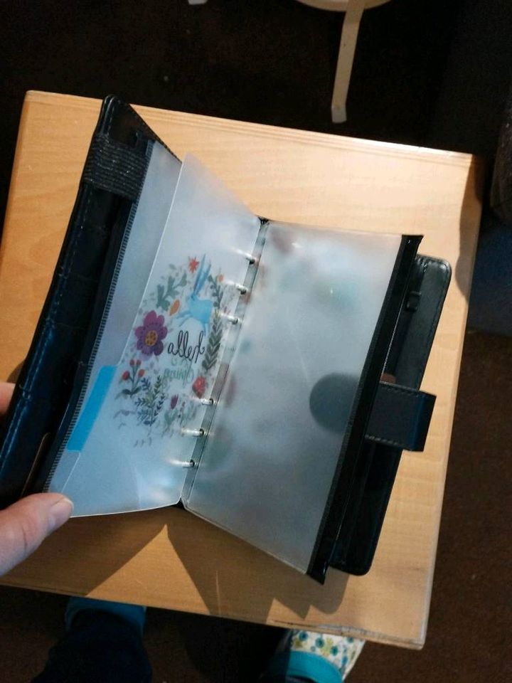 Binder mit Folientaschen Markern Papier in Hamburg