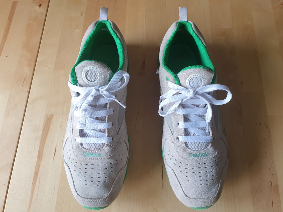 Reebok Schuhe Turnschuhe Gr. 44 Sneaker Sportschuhe in Achim