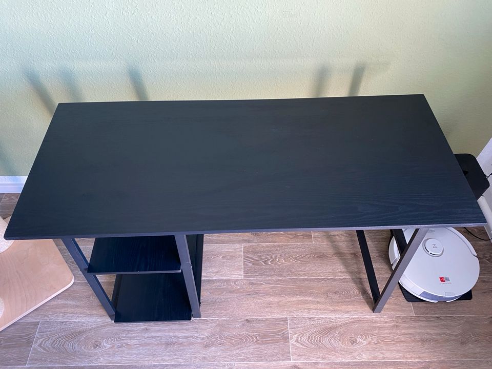 Schreibtisch schwarz Metall und Holz zu verkaufen in Leipzig
