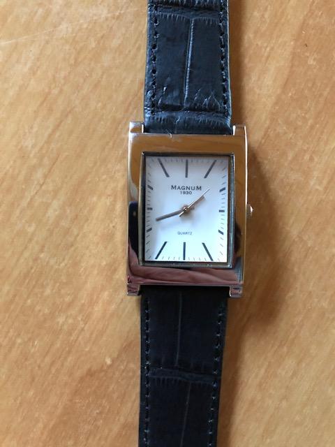 Magnum 1930 Armbanduhr Herren und Damen in Niedersachsen Gehrde kleinanzeigen