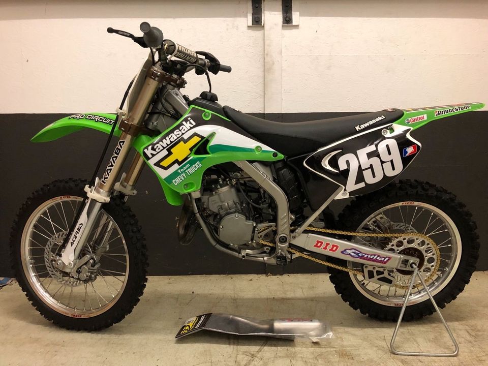 KAWASAKI KX 125 MODELL 2003 aus Sammlung JAMES STEWART EDITION in Eicklingen