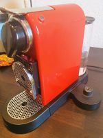 Nespresso Kaffeemaschine in rot mit Milchaufschäumer Sachsen - Reichenbach (Vogtland) Vorschau