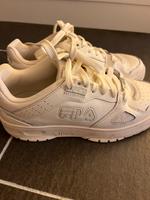 Fila Sneaker Turnschuhe creme weiß 37 Bayern - Altdorf Vorschau