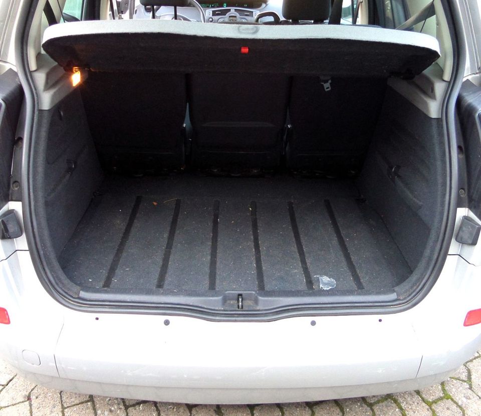 Renault Scenic II Avantage 1.5 dci in Nürnberg (Mittelfr)