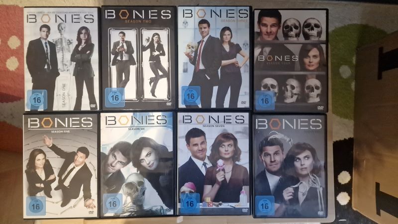 Bones Staffel 1-8 Komplett  in Deutsch in Lüneburg