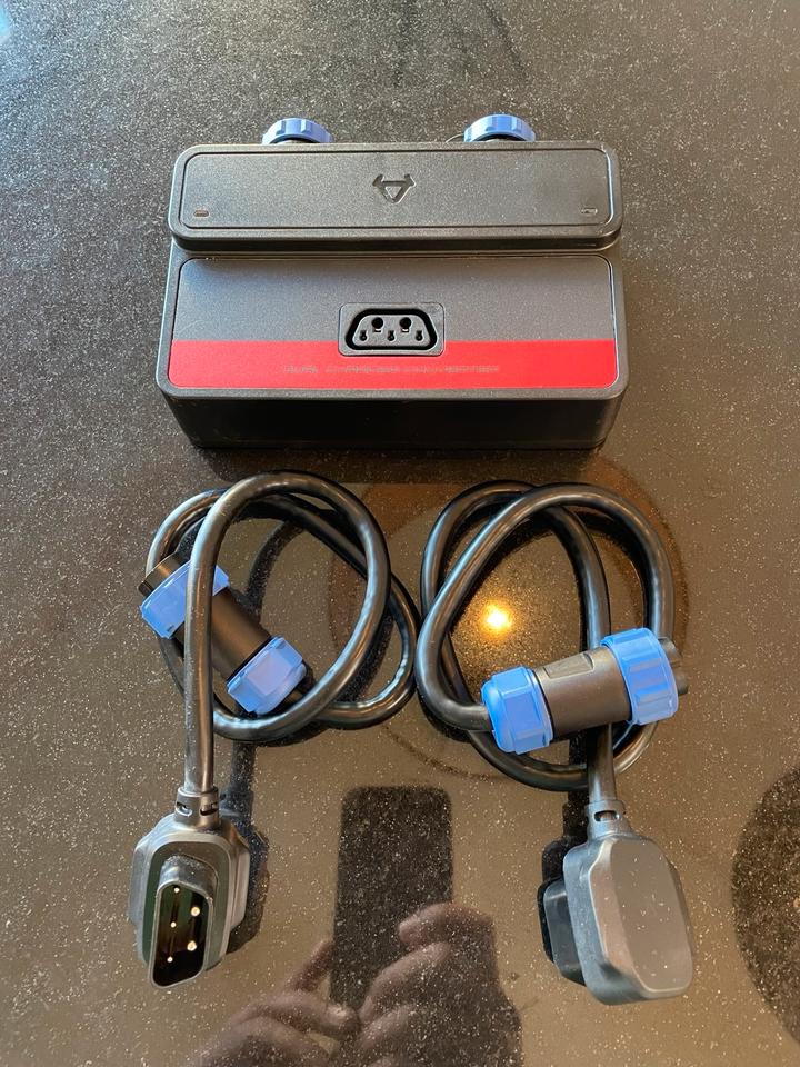 NIU N-Series Dual Charger Converter Ladegerät Verteiler NEU in Berlin