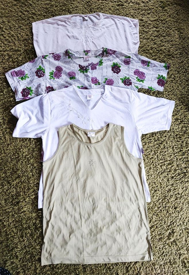 4 Sommershirt Blusen Oberteile weiss lila grün Blumen Gr. M in Altenburg