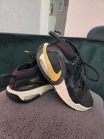 Sneaker Nike Air Zoom Gr.38 Uni schwarz gold weiss top erhalten Baden-Württemberg - Remseck am Neckar Vorschau