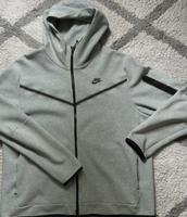 Verkaufe Graue Nike Tech Fleece Jacke XL Berlin - Spandau Vorschau