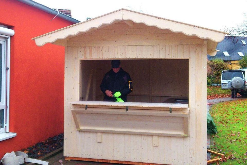 Erdbeerverkaufsstand Verkaufsstand Verkaufshütte Marktstand Weihnachtsmarktstand Weihnachtsmarkthütte Markthütte Imbiss  Kiosk  Wurstbude in Rödinghausen