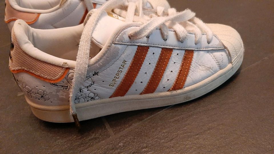 Adidas Schuhe nur Abholung in Asperg