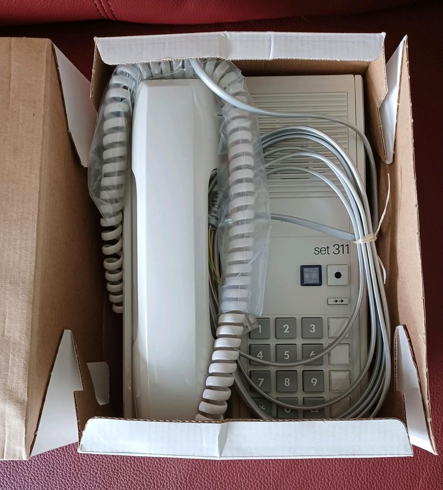 älteres Telefon von Siemens SET 311 P in Leinfelden-Echterdingen