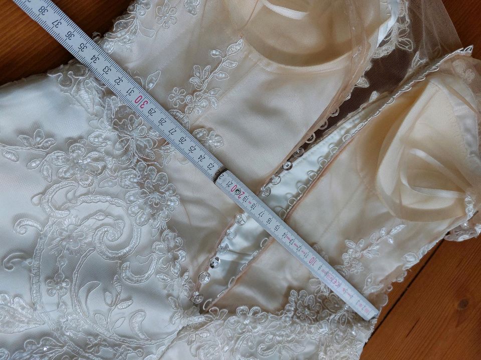 Brautkleid Hochzeitskleid aus Spitze ALTAMODASPOSA Florio Italy in Sohland