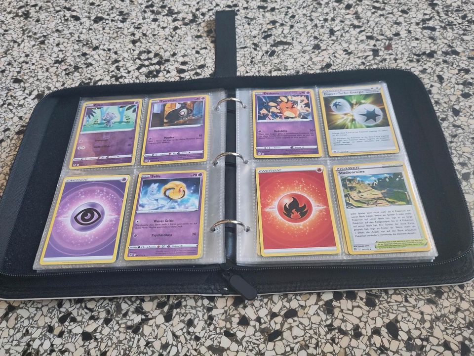 Pokémon Karten mit Sammelalbum in Mannheim