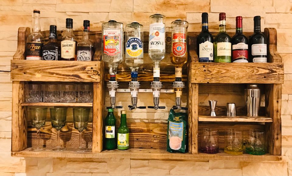 Paletten Weinregal,XXL Rustikale Wandbar 3in1,Cocktail-,Whiskybar in Schachdorf Ströbeck