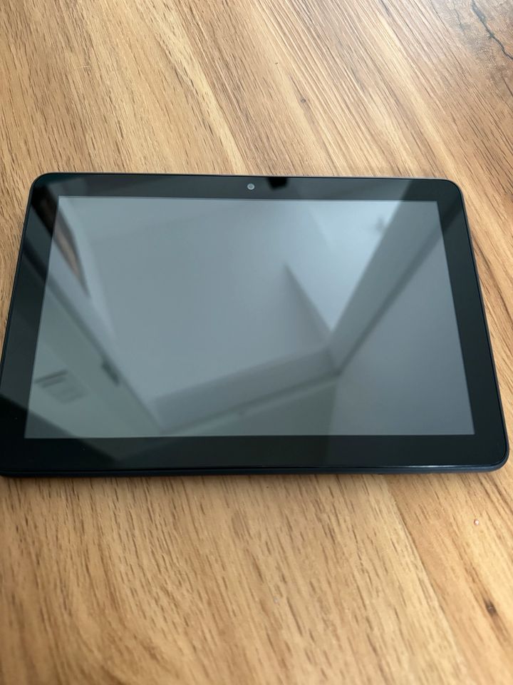 Amazon Fire HD 8 Plus Tablet 2020 (Angebote) mit Wandhalterung in Friedrichshafen