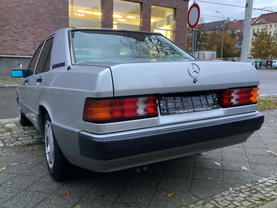 Mercedes-Benz 190 EL-Schiebedach in Leipzig