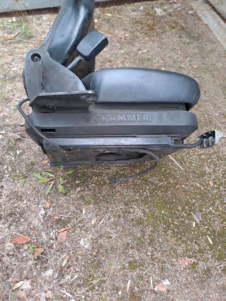 Grammer Sitz MSG65/521 für  Traktor Stapler usw. in Ruhland