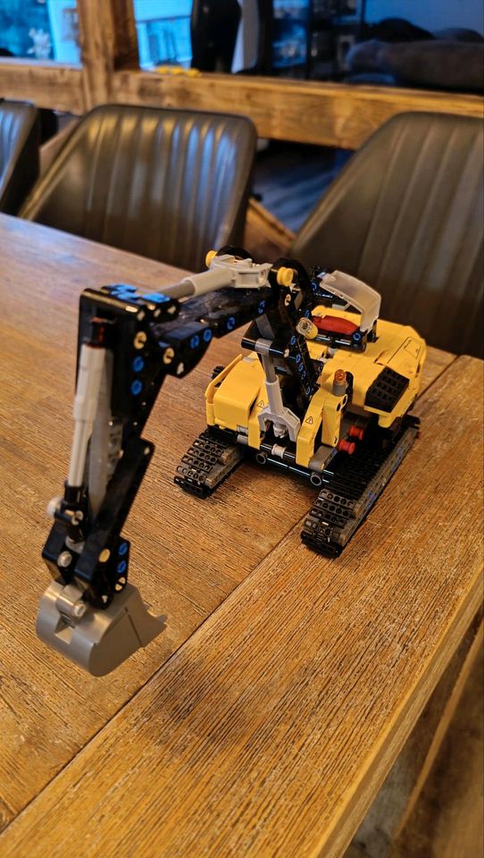 Lego Technic Bagger 42121 in Neuwied