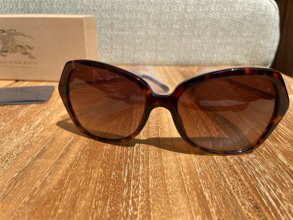 Neuwertige Burberry Sonnenbrille BE 4193 in Rheinland-Pfalz - Arzbach |  eBay Kleinanzeigen ist jetzt Kleinanzeigen