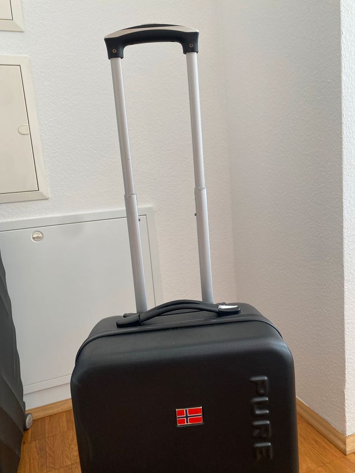 Koffer schwarz in Hamburg