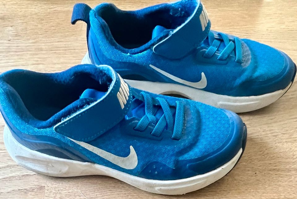 Turnschuhe Nike Grösse 28 in Schwäbisch Gmünd