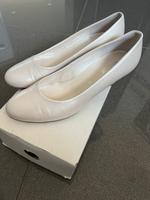 Gabor Pumps / Brautschuhe Gr. 38 Hessen - Fernwald Vorschau