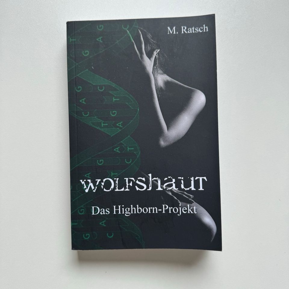 Wolfshaut - Das Highborn-Projekt Buch (inkl. Signierung) in Nossen