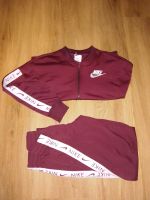 NIKE Trainings Anzug Jacke Hose lang wein rot, 146/152, 146-156 Hessen - Leun Vorschau