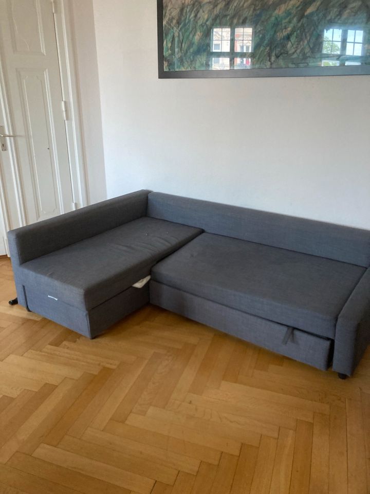 Sofa zu verschenken in Berlin