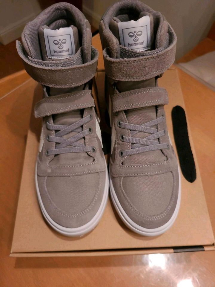 Neu und OVP: Hummel Sneaker high Gr. 34 in Hepberg