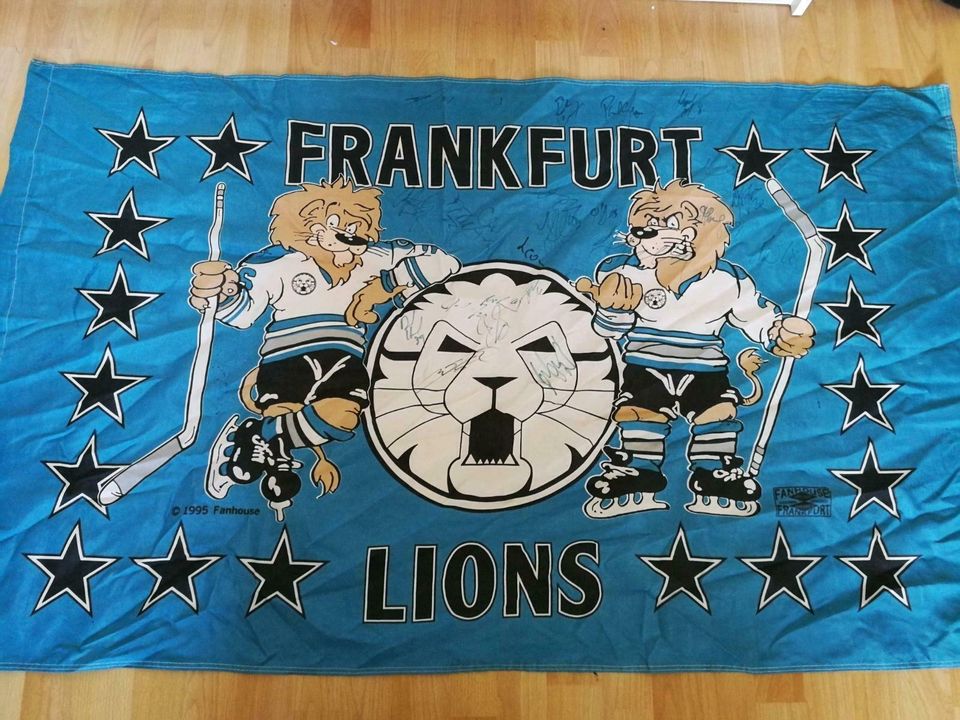 Originale lions Fahne+Lions Trikots mit Unterschriften in Frankfurt am Main